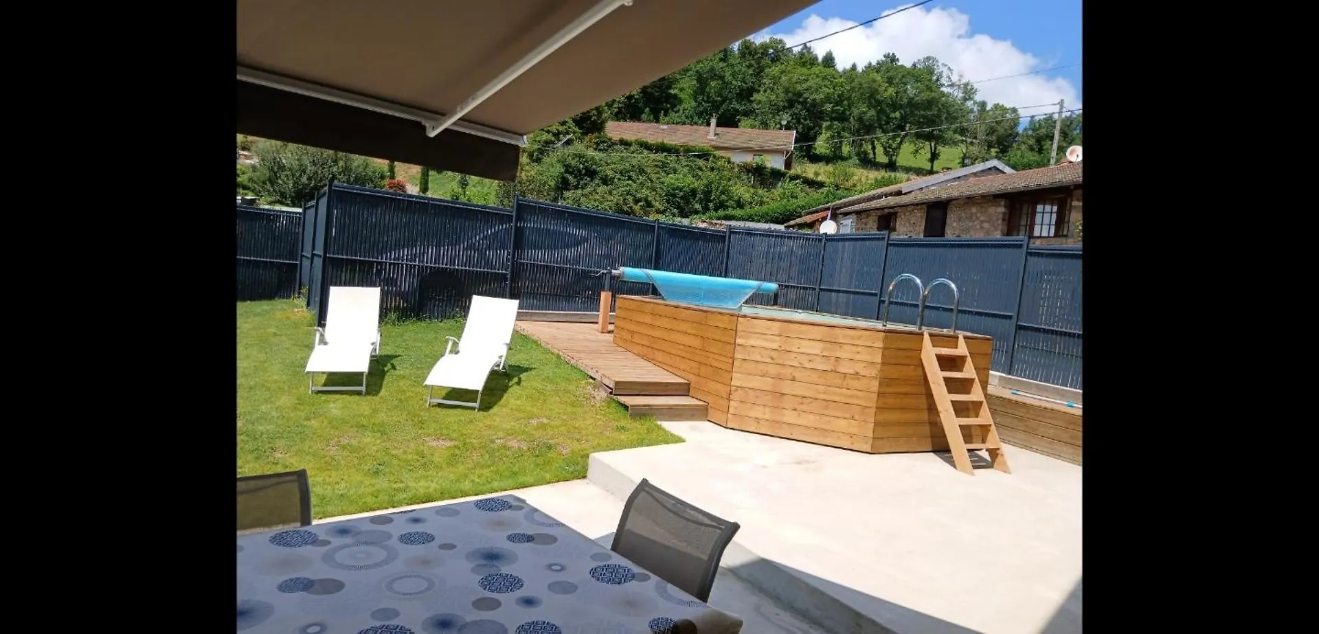 Le Nolan Villa Cublize France